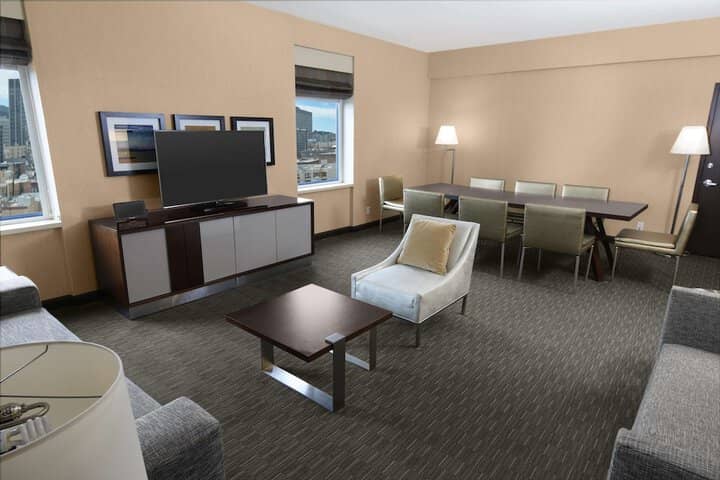 Room 127 of 266