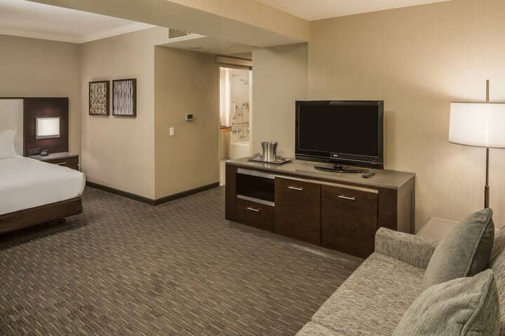 Room 20 of 266