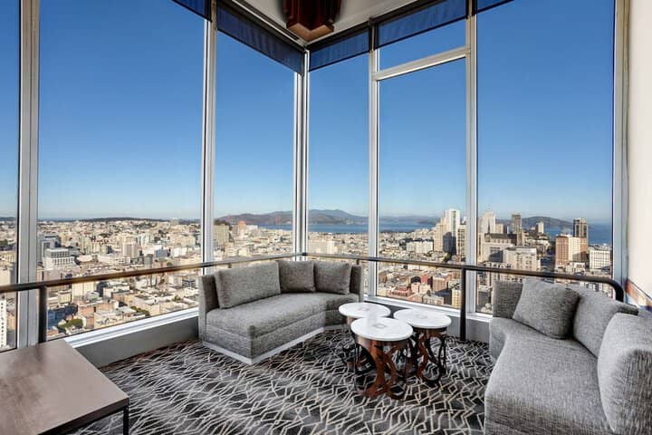 Lounge 206 of 266
