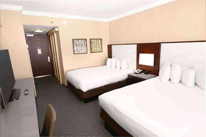 Room 70 of 266