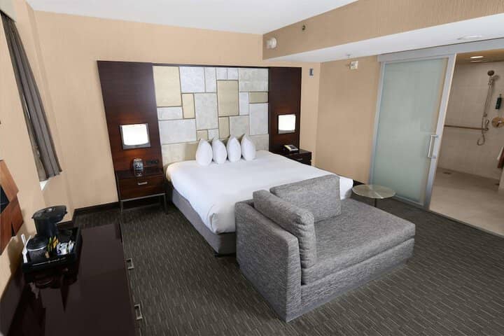 Room 100 of 266