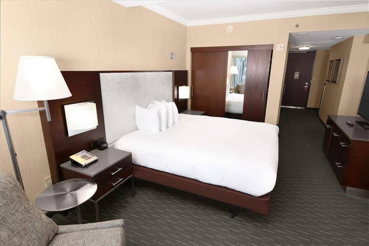 Room 82 of 266