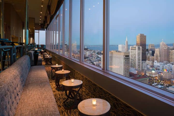Lounge 205 of 266