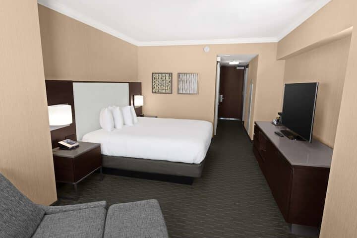 Room 105 of 266