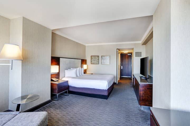 Room 43 of 266