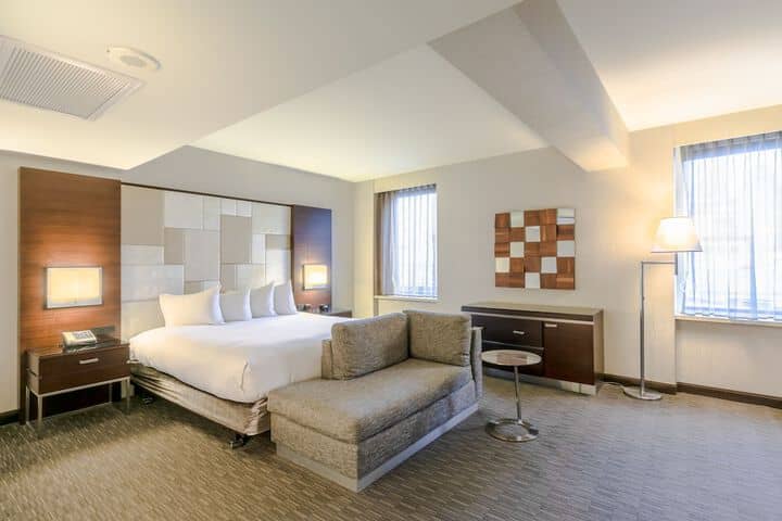 Room 36 of 266