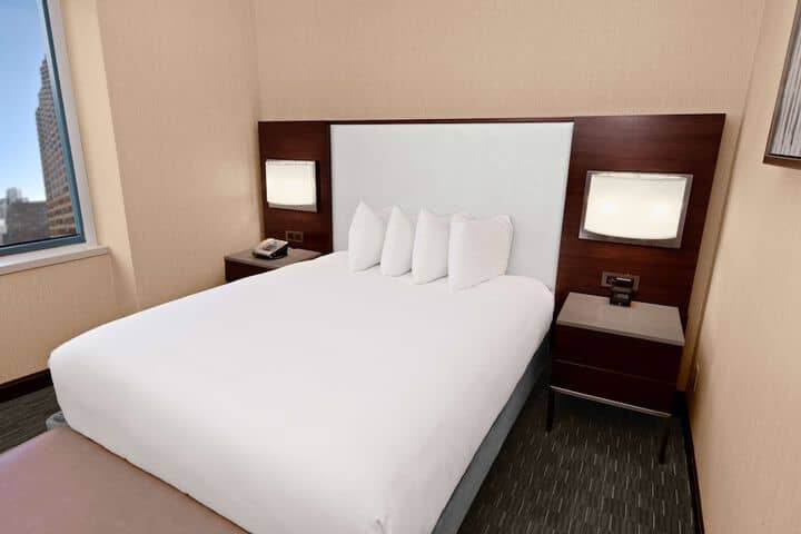 Room 120 of 266