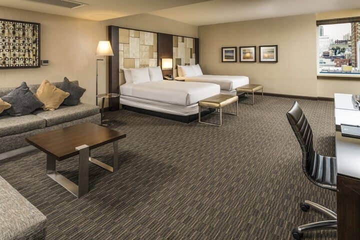 Room 30 of 266