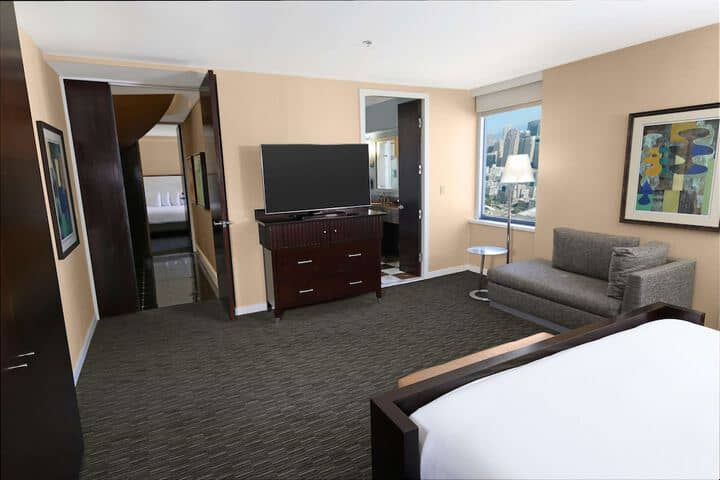 Room 58 of 266